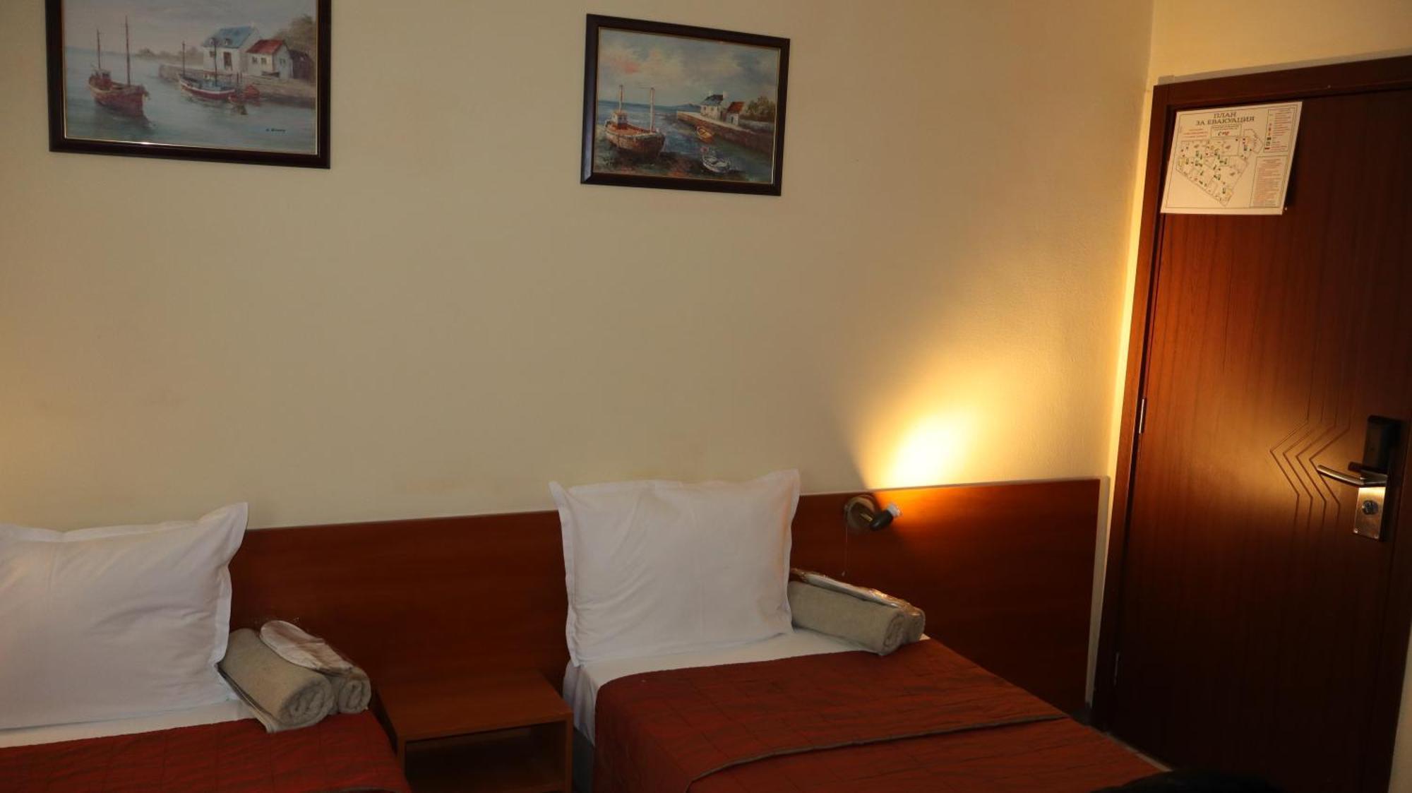 Hotel Palitra Varna Luaran gambar