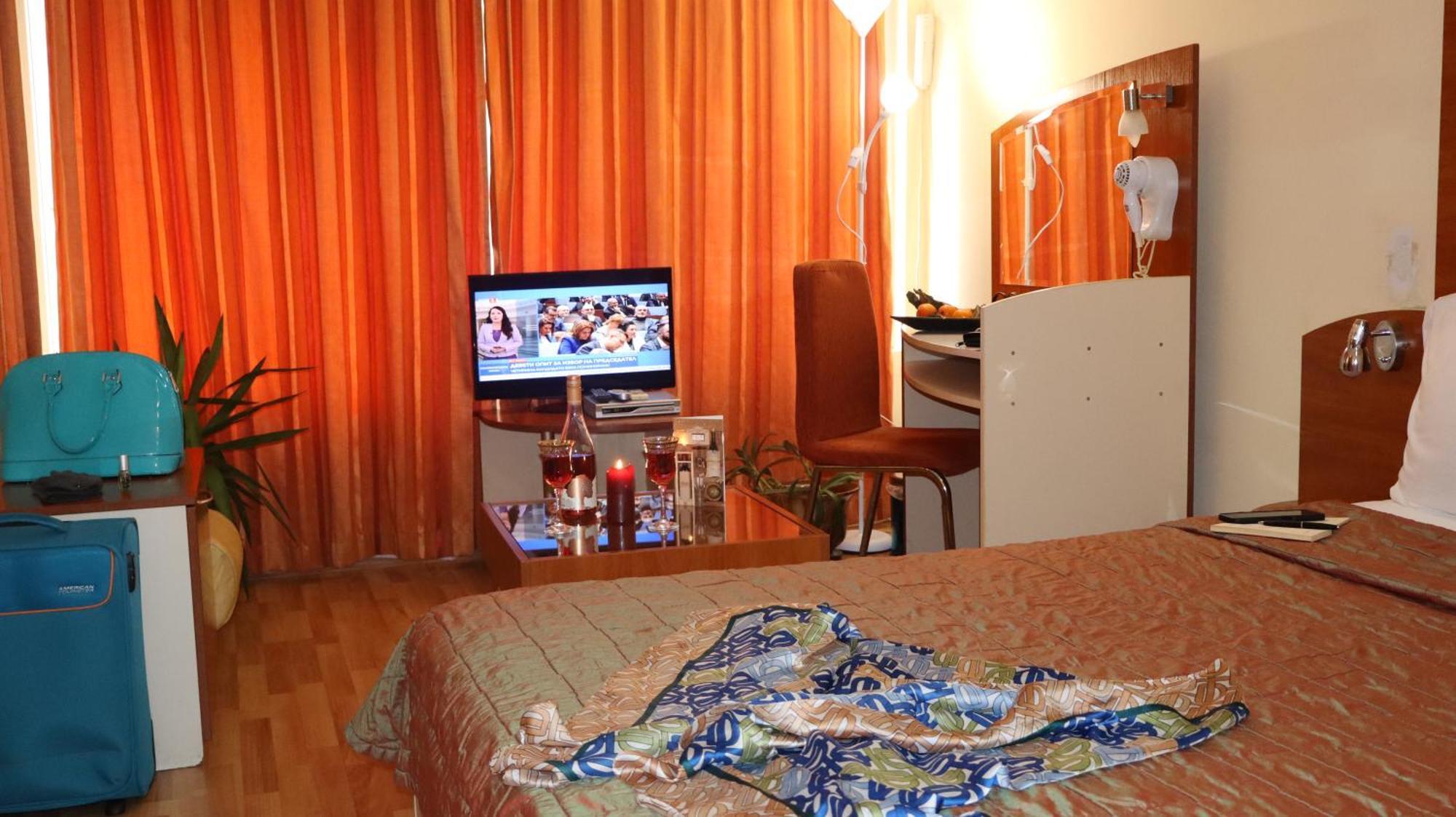 Hotel Palitra Varna Luaran gambar