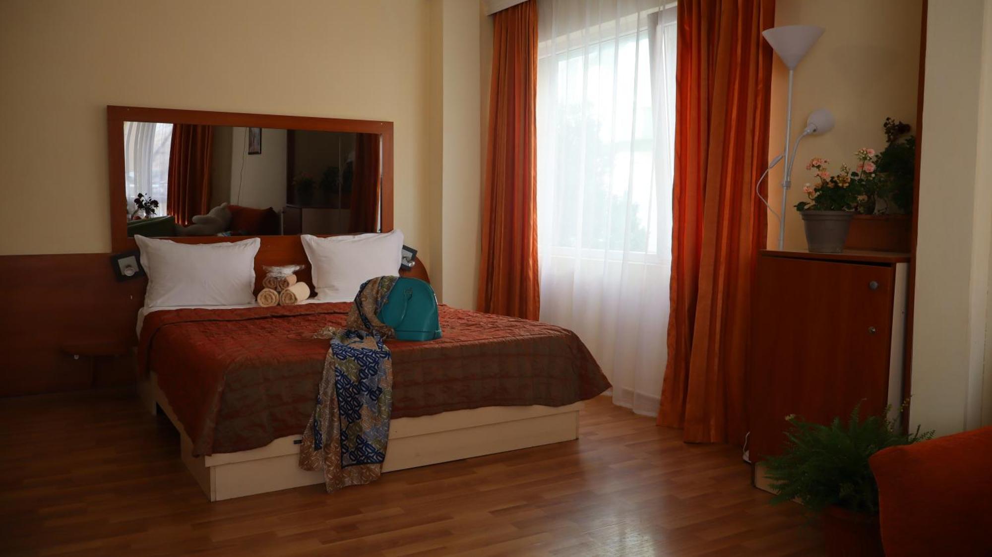 Hotel Palitra Varna Luaran gambar