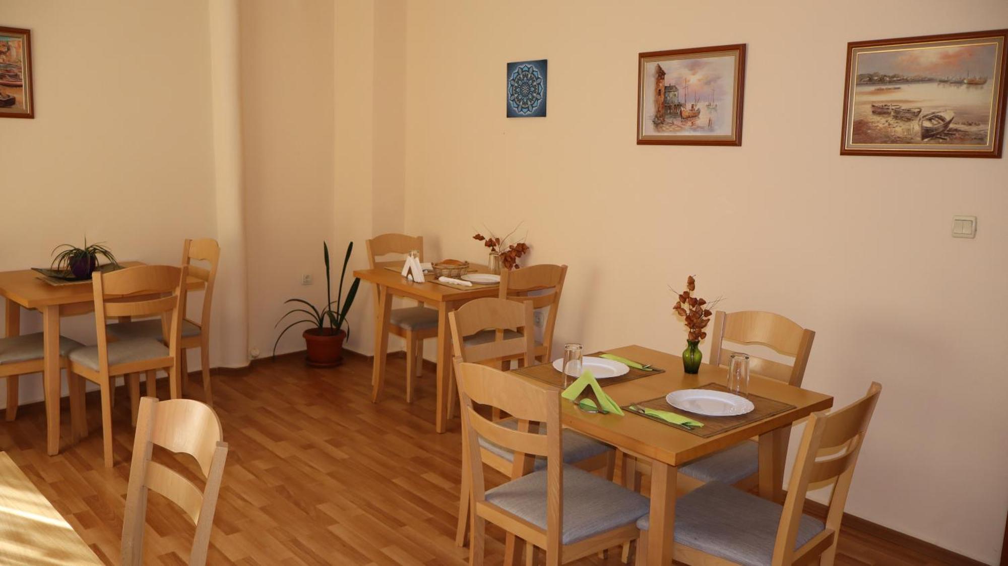 Hotel Palitra Varna Luaran gambar