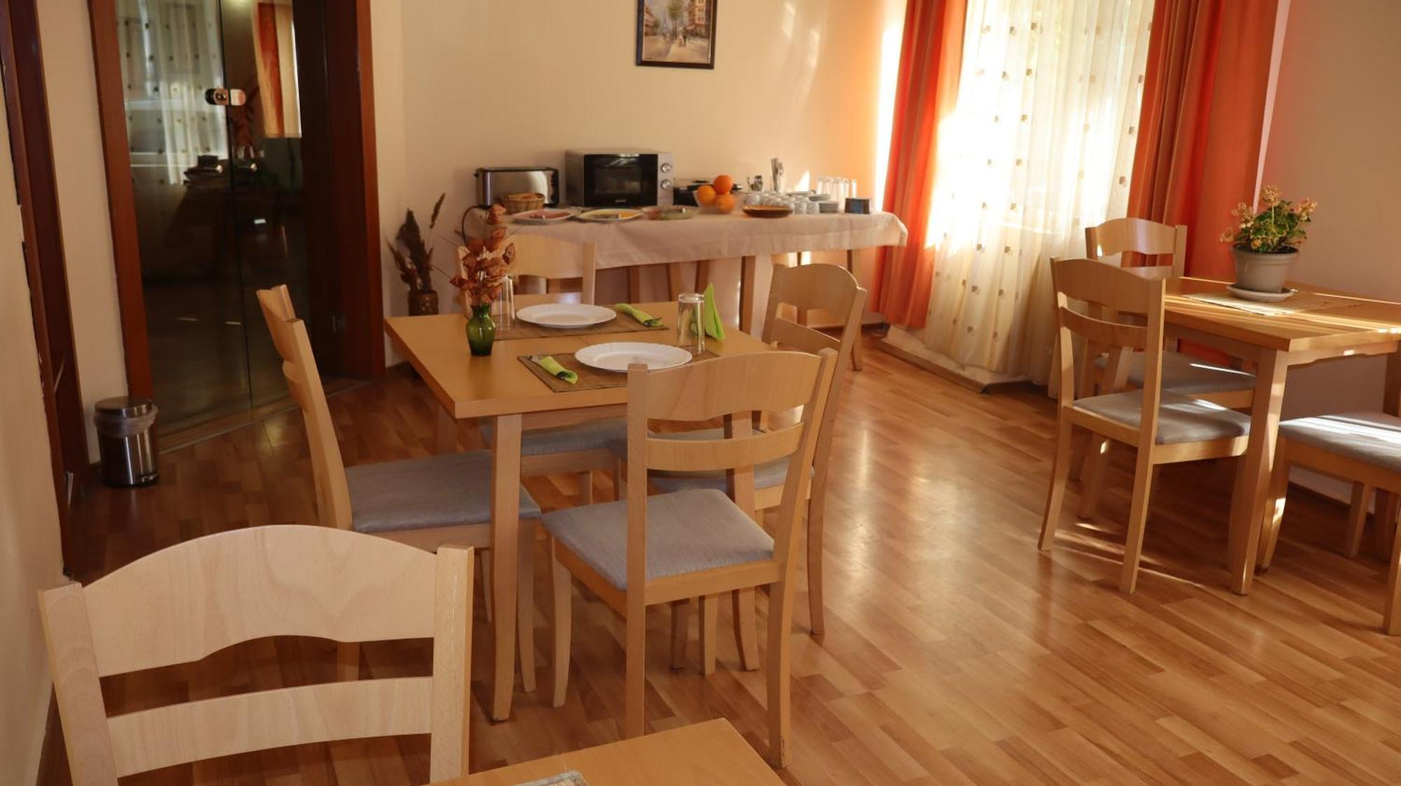 Hotel Palitra Varna Luaran gambar
